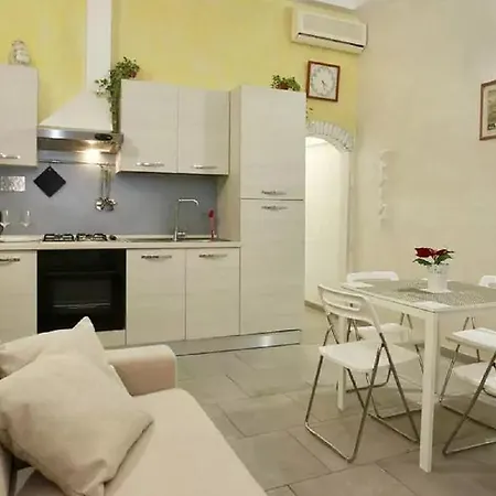 Apartment Garden In Florence