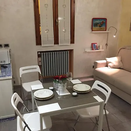 Apartment Garden In Florence